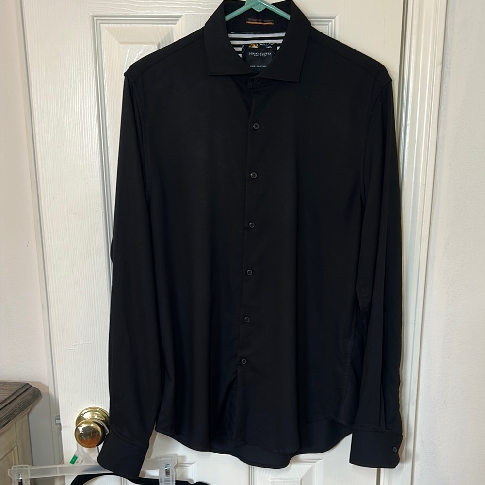 Denim & Flower men’s Long Sleeve Dress Shirt. Size Medium.
